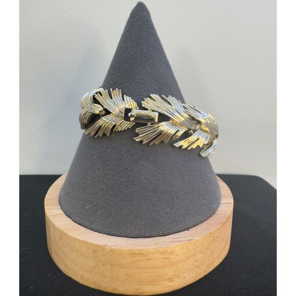 Stunning Vintage 1950s Lisner Leaf Spray Link Bracelet - Picture 2 of 7